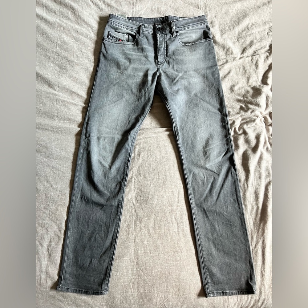 Light grey men’s Diesel jeans 32w32l